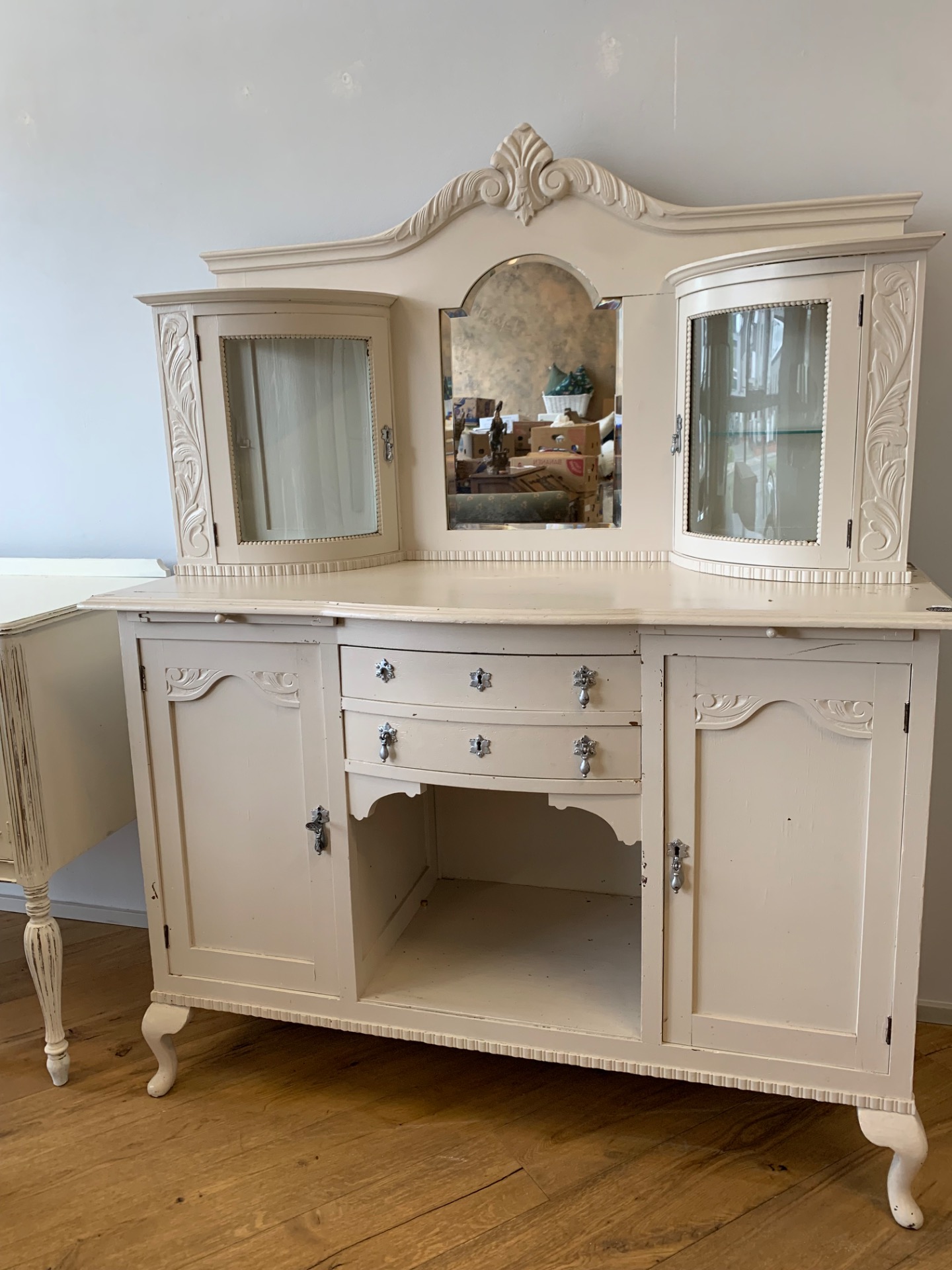 Antik, Barva: stará bílá, Rozměry: výška 180, šířka 144, hloubka 57 a 26 cm, Cena: 22.000,- Kč